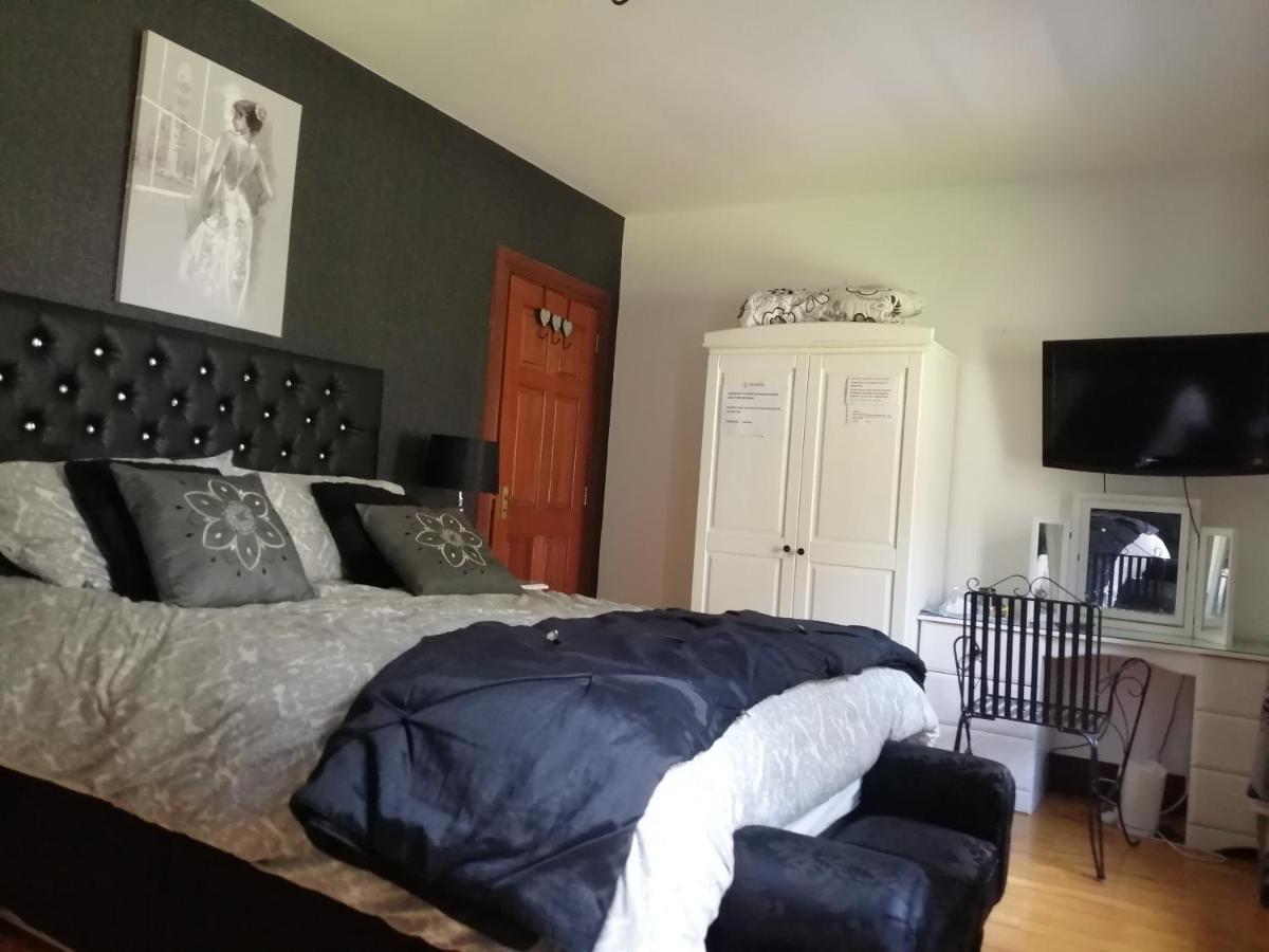 J&J Guest House Ballycastle Extérieur photo