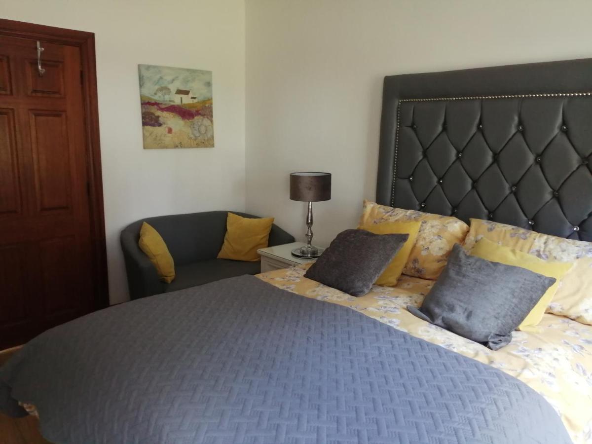 J&J Guest House Ballycastle Extérieur photo